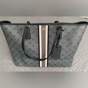 Tory Burch Monogram large tote bag Black colorway. NWT